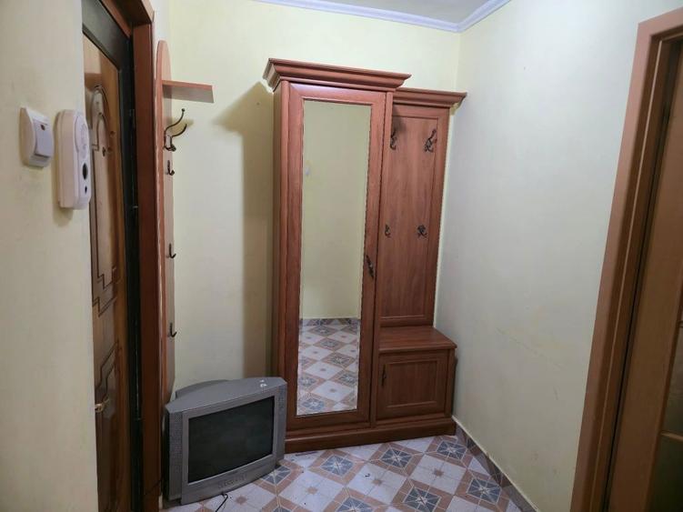 Inchiriez apartament cu doua camere pe str Banca-Nationala - 1