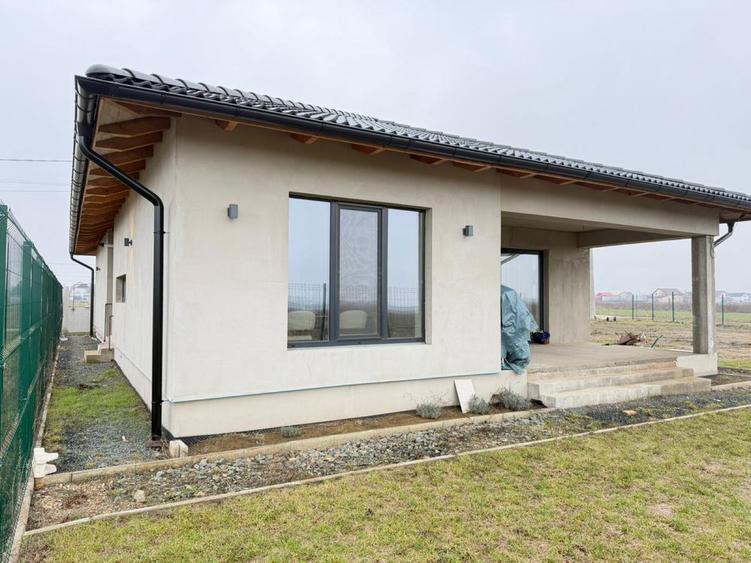 Vand casa 2024/ zimand cuz/ 2 parcele pamant/ casa la sol - 1