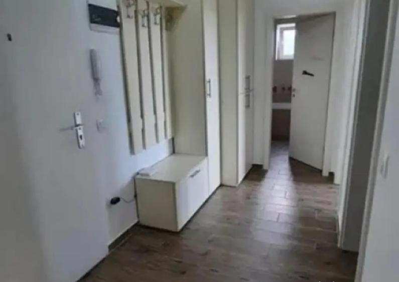 Apartament 2 camere decomandat 53 mp, cu loc de parcare si b - 8