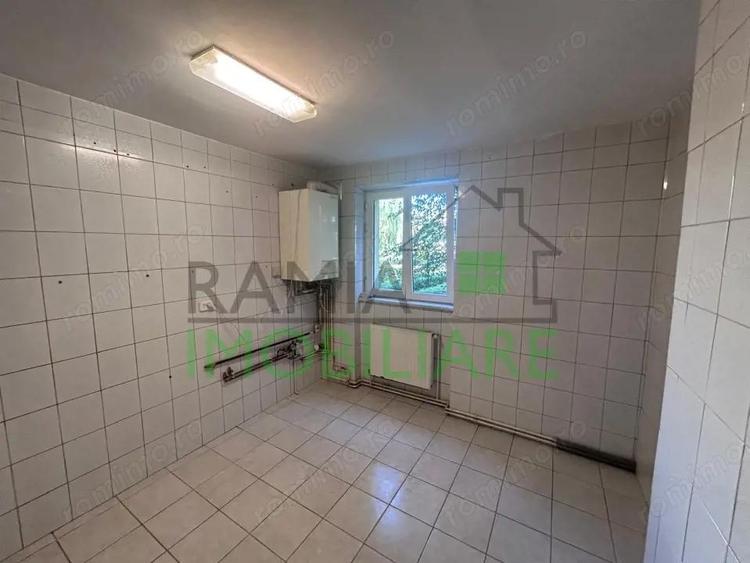 Apartament decomandat, luminos, zona Calea Bucure?ti - 8