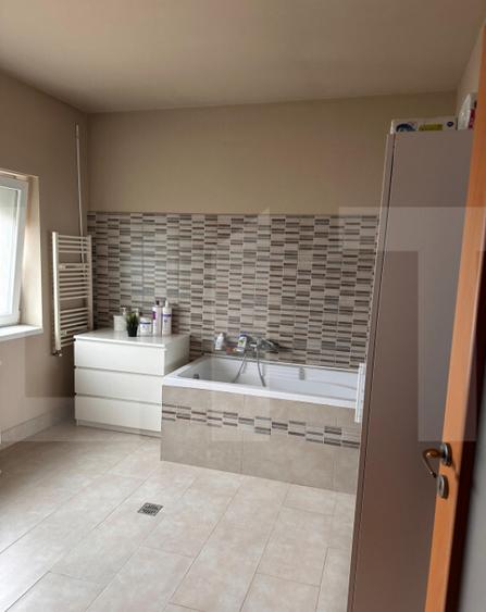 Casa spa?ioasa, de vanzare, cu 4 camere, 120 mp, zona Sel - 11