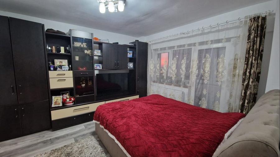 De Vanzare, Apartament 3 Camere, Etaj intermediar cu lift Comision 0 - 4