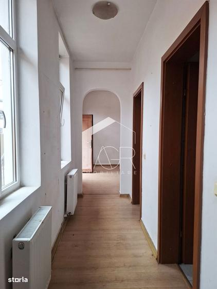 Casa cu 4 camere, zona Central - 9