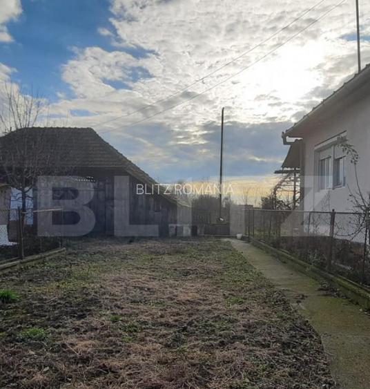 Casa de vanzare, 83 mp, teren 3000 mp, sat Paulian