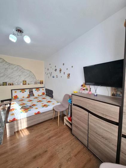 De vanzare apartament cu 2 camere, etajul 1, zona Piata Mica, renovat 48.000euro - 2