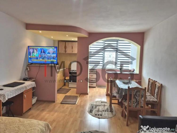 Garsoniera Craiovei Et.3 mobilat vedere strada - 5