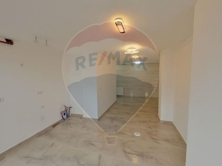 Apartament cu 4 camere de vanzare,  str. 1 Decembrie 1918 - 3