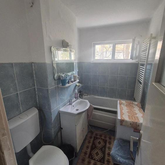 Vand apartament doua camere et.1 Roman - 3