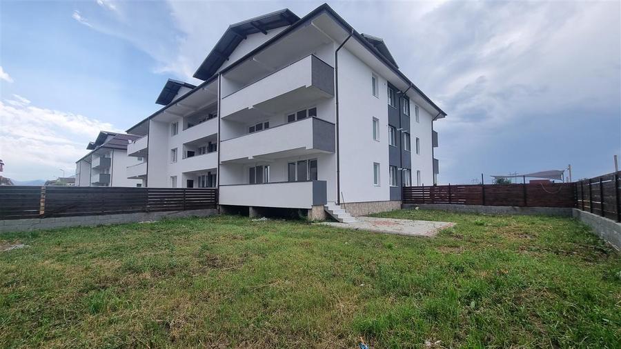Apartament de doua camere cu teren de 300 mp pe CF  zona Sanpetru - 1
