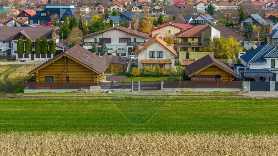 Doua case in stil canadian - confort modern intr-un cadru natural - 31