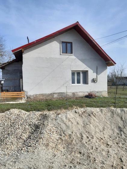 vand casa cu gradina mare - 6