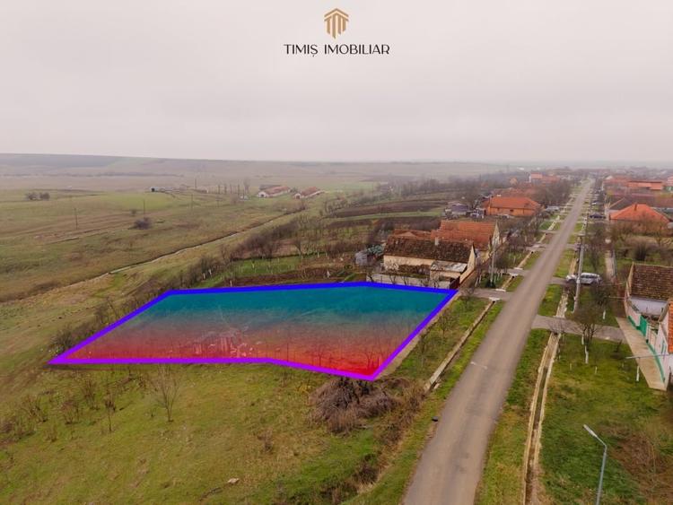 Teren Ianova 1200 mp, vatra satului | asfalt, utilitati | Comision 0% - 3