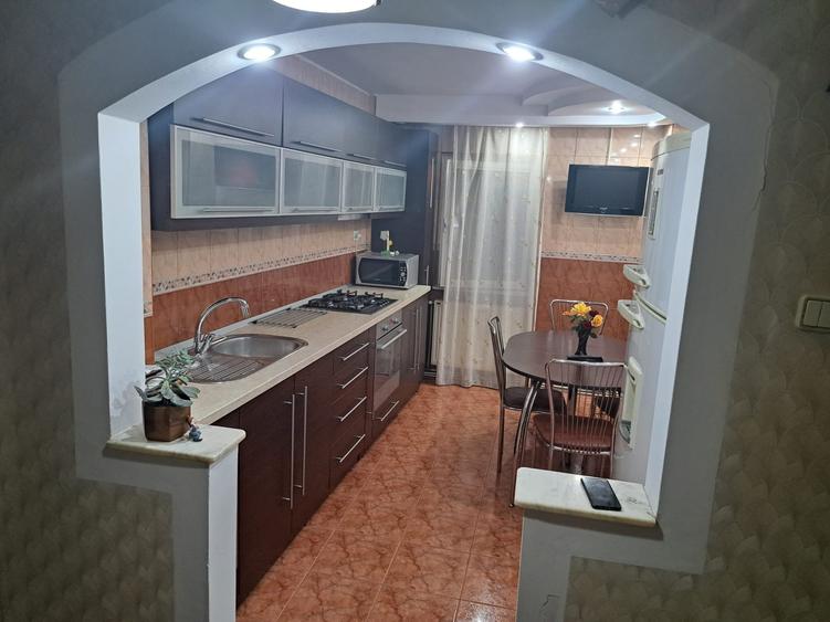 4 camere Exercițiu , Decomandat / Centrală , poziție DEOSEBITĂ ! - 4