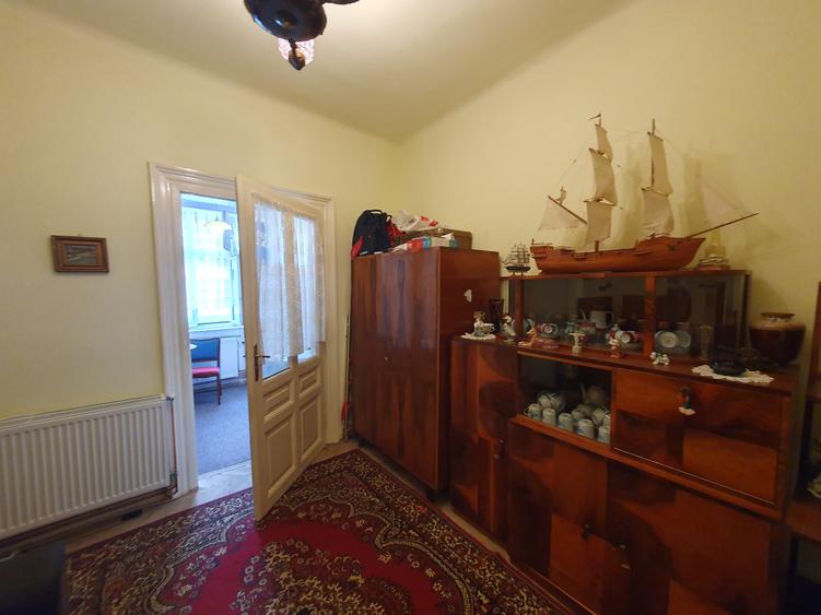 str Lunga, garsoniera , 225 euro - 2