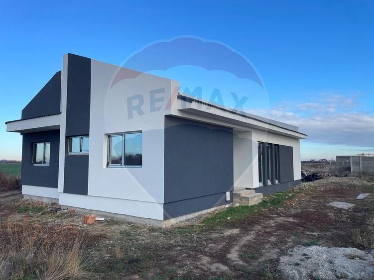 Casa / Vila cu 3 camere de vanzare - 3