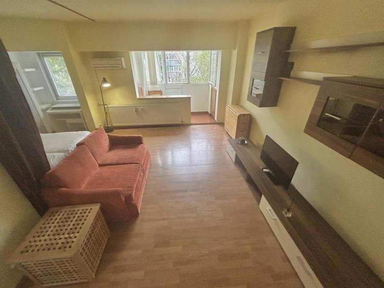 Nerva Traian- Garsoniera 42mp -decomandata -bloc 1989 - 3