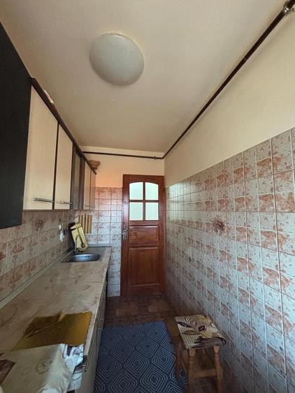 Apartament cu 2 camere semidecomandat în Lehliu