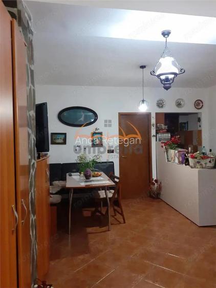 DE VANZARE casa cu spatiu comercial , 2 intrari, Dej