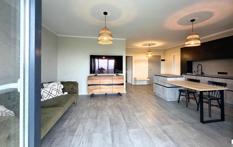 Apartament 2,5 camere chic cu grădină balcon vitrat și mobilier premium