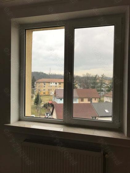 de vanzare apartament 3 camere in centru Onesti judetul Bacau - 2