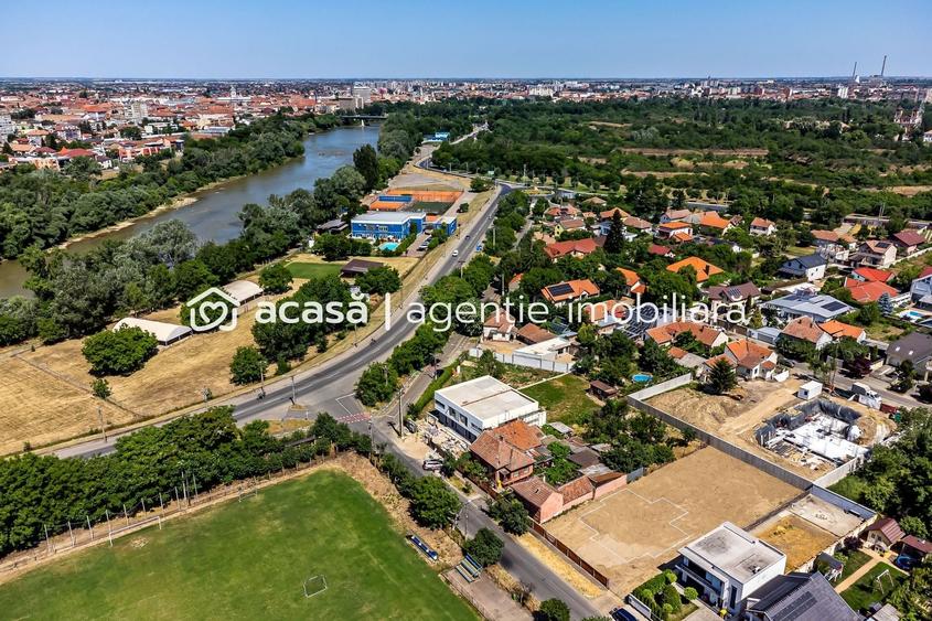 Casă individuală cu 6 camere cu Teren 500 Mp în Subcetate