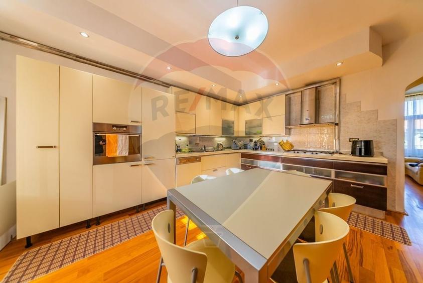 Apartament cu 3 camere de vanzare in zona Ultracentral - 17