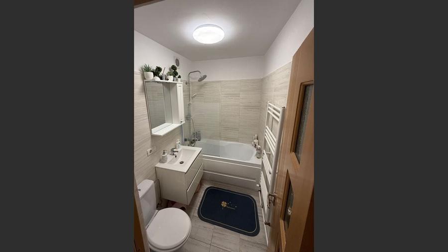 Apartament spațios cu 4 camere de vânzare în Micro 16 – Galați - 9