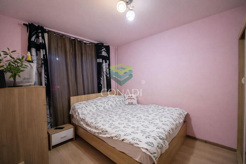 Apartament cu 3 camere semidecomandat în Giurgiului