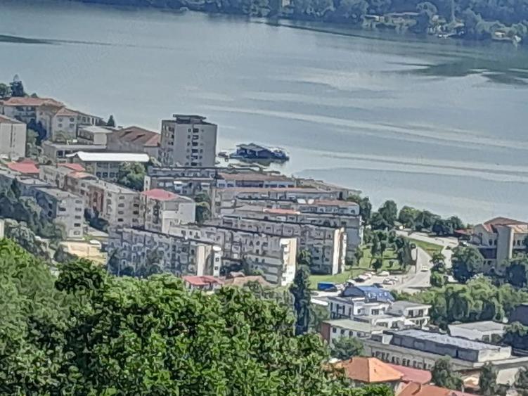 Spațiu comercial, în Central