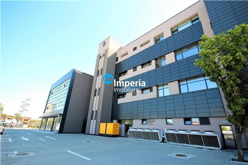 Spațiu comercial, de 1,200 mp, în Baza 3