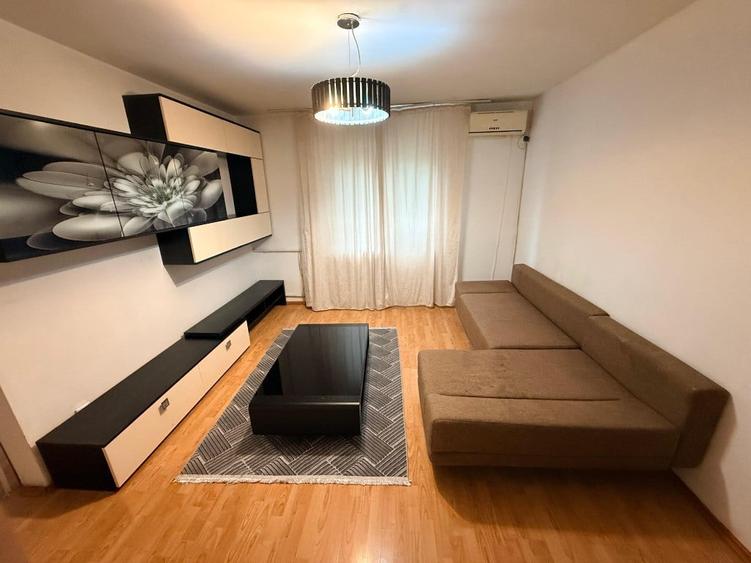 Apartament cu 3 camere semidecomandat în Sălaj