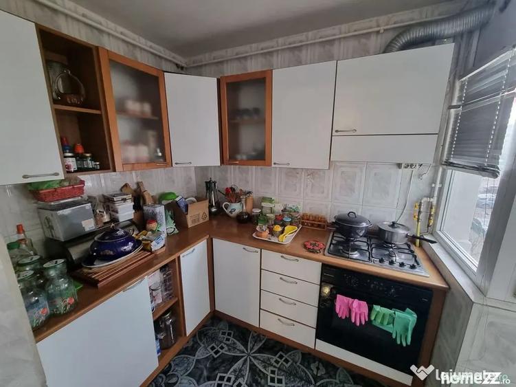 Apartament cu 4 camere decomandat în Faleza Nord