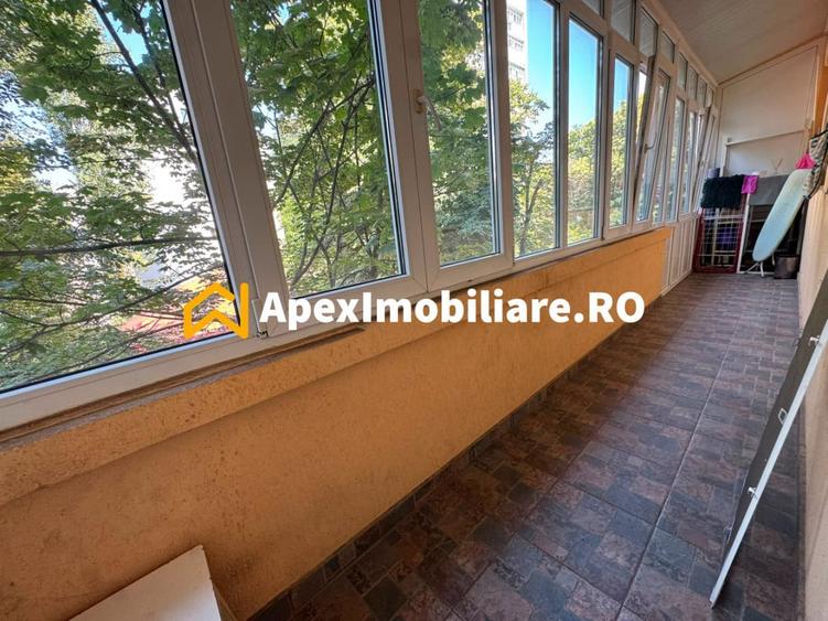 Apartament cu 2 camere semidecomandat în 1 Mai
