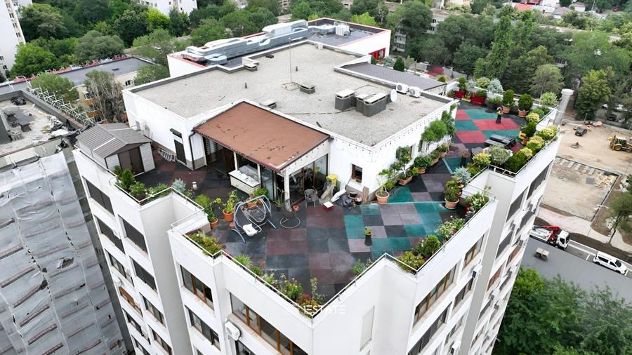 Apartament cu 4 camere decomandat, mobilat în Titan