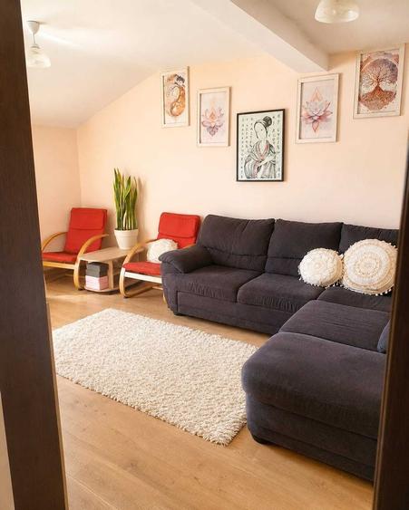 Apartament cu 3 camere decomandat în Valea Adâncă