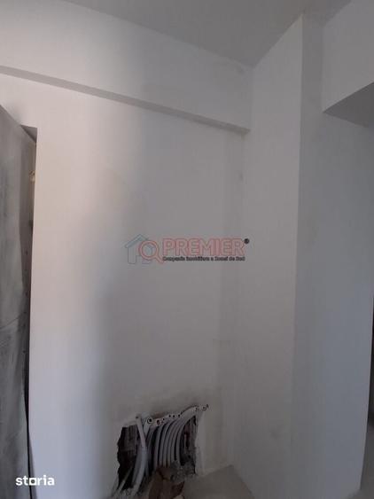 Apartament cu 3 camere în Berceni