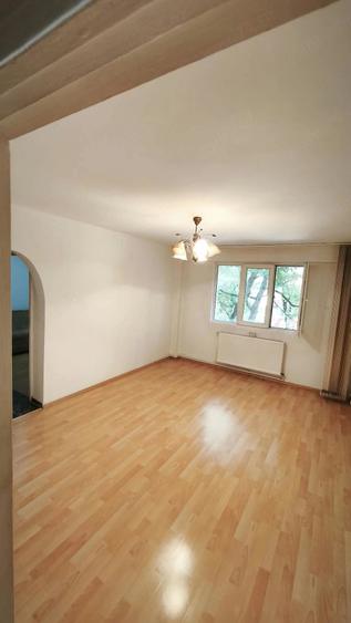 Apartament cu 2 camere semidecomandat în Pantelimon