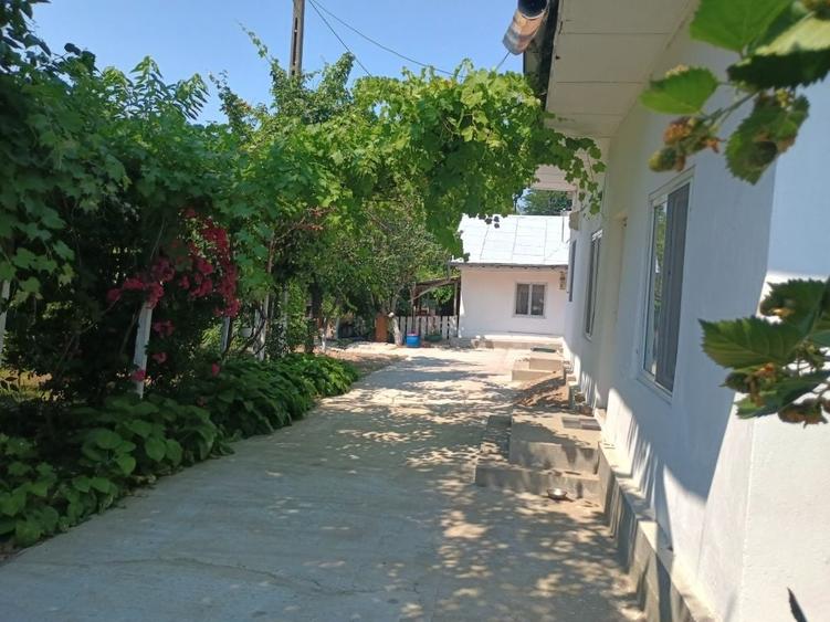 Casă cu 4 camere în Slobozia Corni