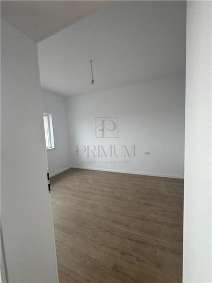Duplex cu 3 camere cu Canalizare în Moșnița Nouă