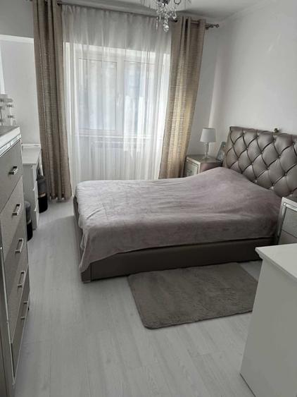 Apartament cu 4 camere decomandat în Păcurari
