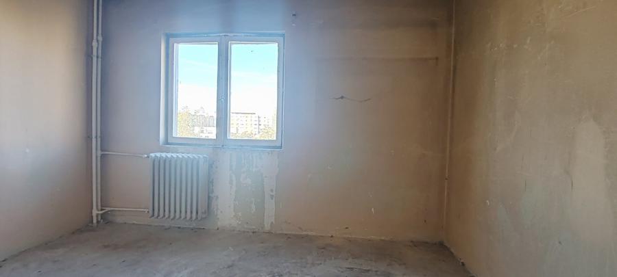 Apartament cu 2 camere nedecomandat în Rahova