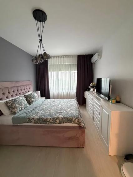 Apartament cu 3 camere decomandat în Drumul Taberei