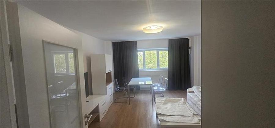 Apartament cu 3 camere decomandat, mobilat în Unirii