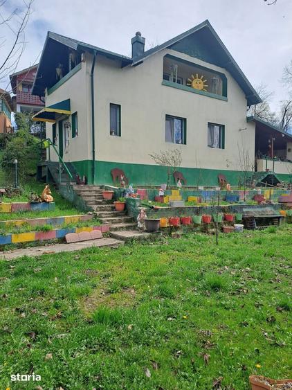 Casă cu 4 camere cu Teren 800 Mp în Stâlpeni