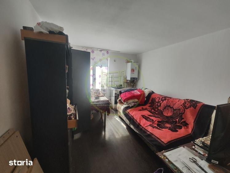 Casă cu 3 camere cu Teren 450 Mp în Bariera Vâlcii