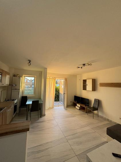 Apartament cu 2 camere semidecomandat în Giroc