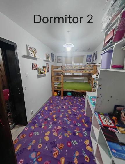 Apartament cu 3 camere semidecomandat în Deve
