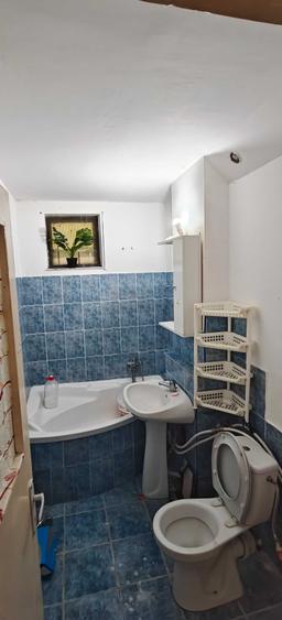 Apartament cu 3 camere semidecomandat în Rogerius
