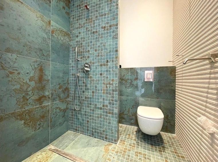 Apartament cu 4 camere în Dacia