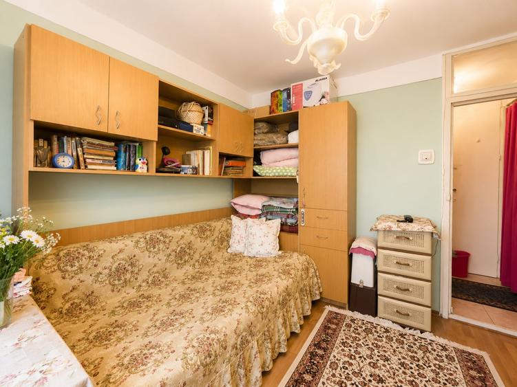 Apartament cu 3 camere decomandat în Compozitorilor
